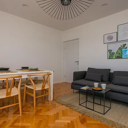 Apartment Sea *